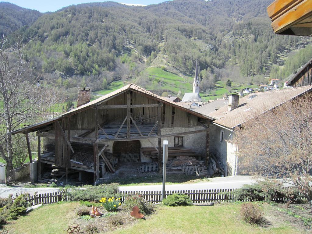 Aparthotel Garni Haus Hubertus Malles Venosta Εξωτερικό φωτογραφία