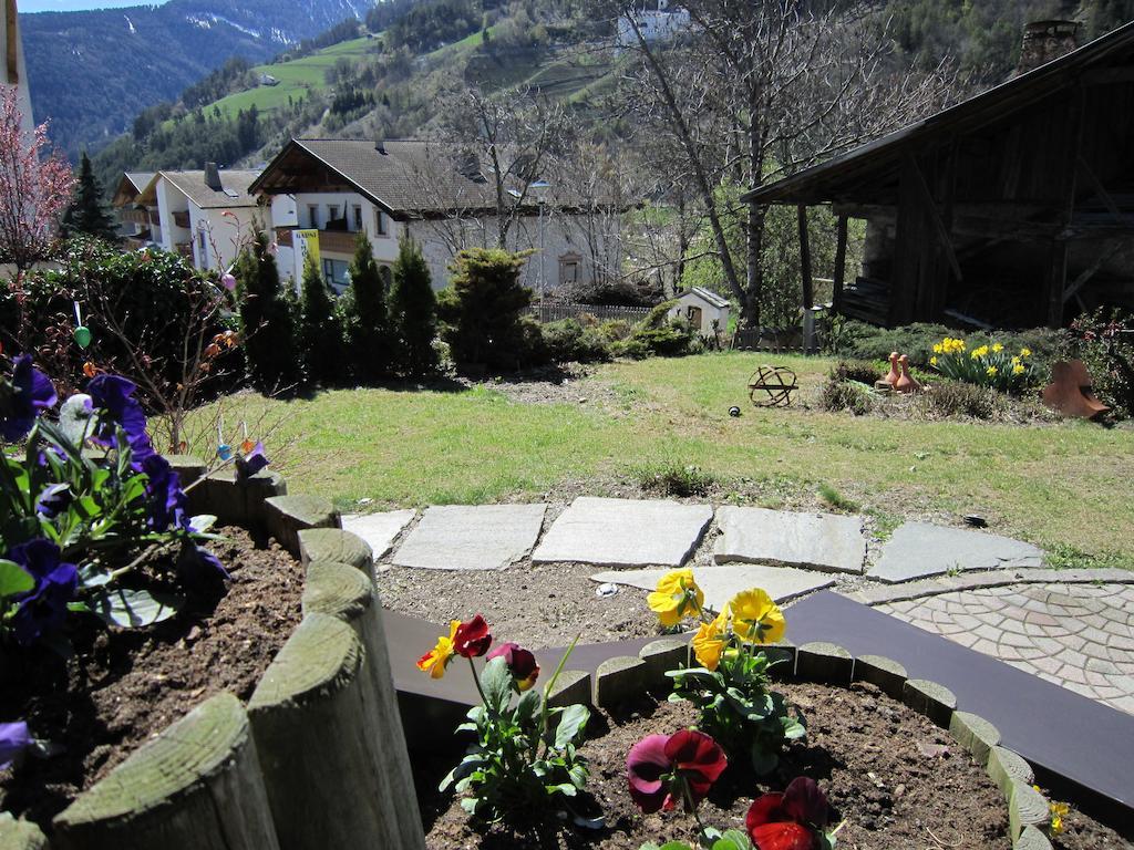 Aparthotel Garni Haus Hubertus Malles Venosta Εξωτερικό φωτογραφία