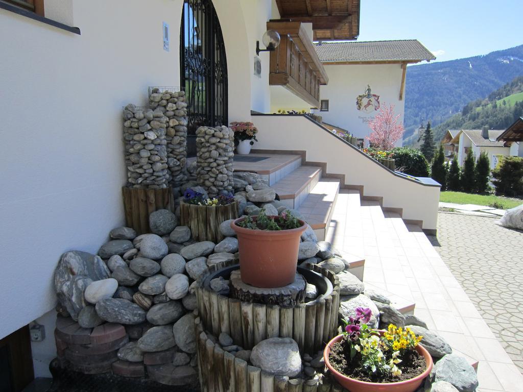 Aparthotel Garni Haus Hubertus Malles Venosta Εξωτερικό φωτογραφία