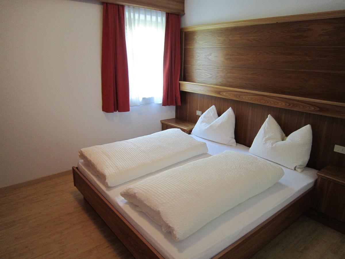 Aparthotel Garni Haus Hubertus Malles Venosta Εξωτερικό φωτογραφία