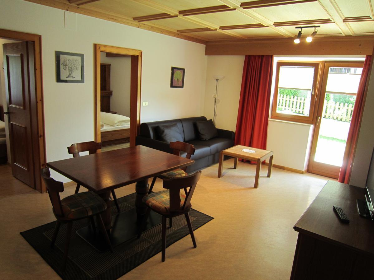 Aparthotel Garni Haus Hubertus Malles Venosta Εξωτερικό φωτογραφία