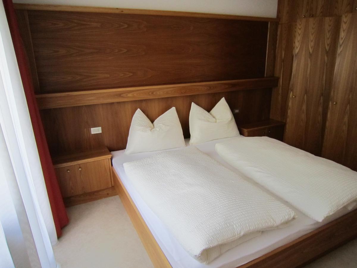 Aparthotel Garni Haus Hubertus Malles Venosta Εξωτερικό φωτογραφία