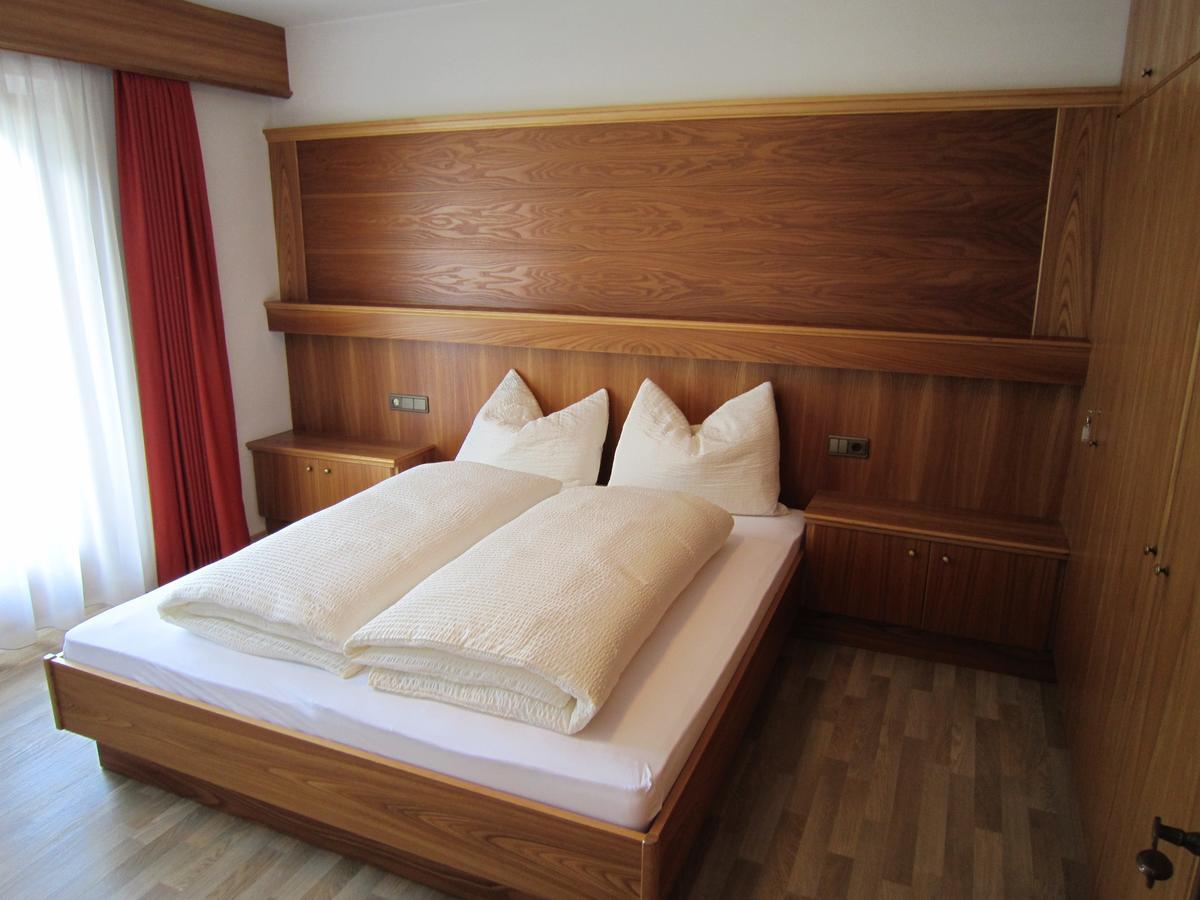 Aparthotel Garni Haus Hubertus Malles Venosta Εξωτερικό φωτογραφία